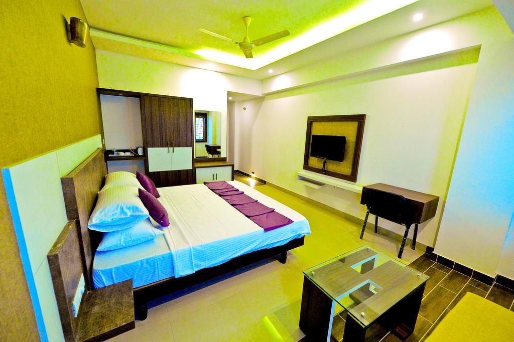 Qik Stay @ S.K. Continental Mysore Exteriör bild
