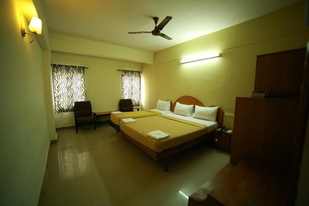 Qik Stay @ S.K. Continental Mysore Exteriör bild