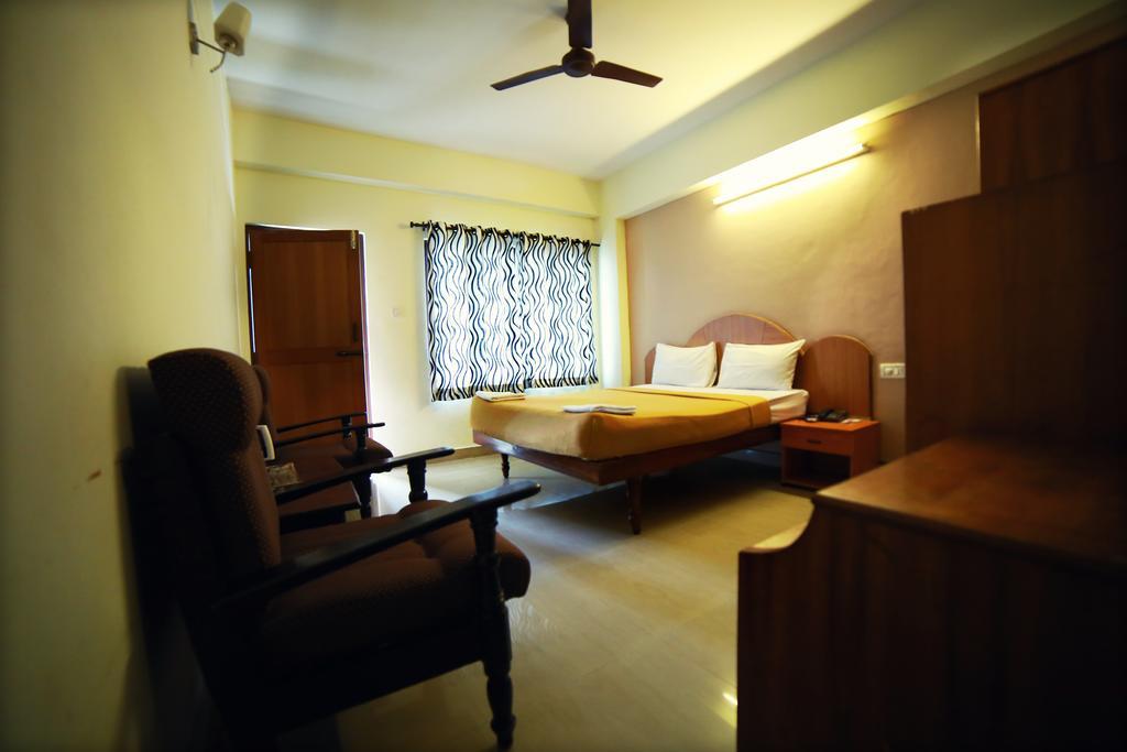 Qik Stay @ S.K. Continental Mysore Exteriör bild