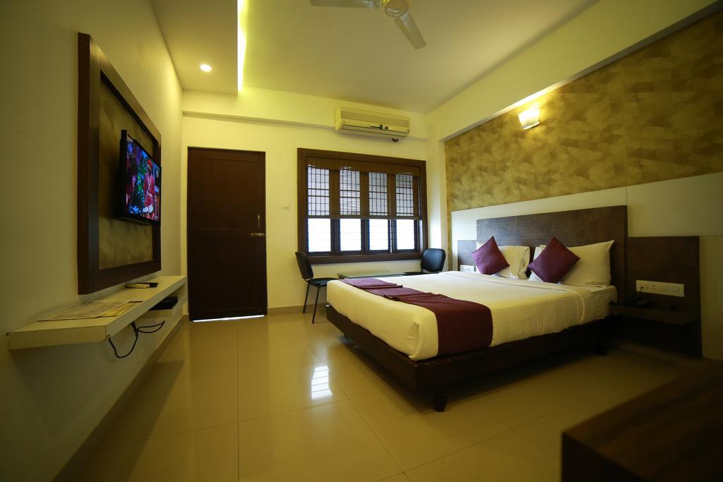 Qik Stay @ S.K. Continental Mysore Exteriör bild