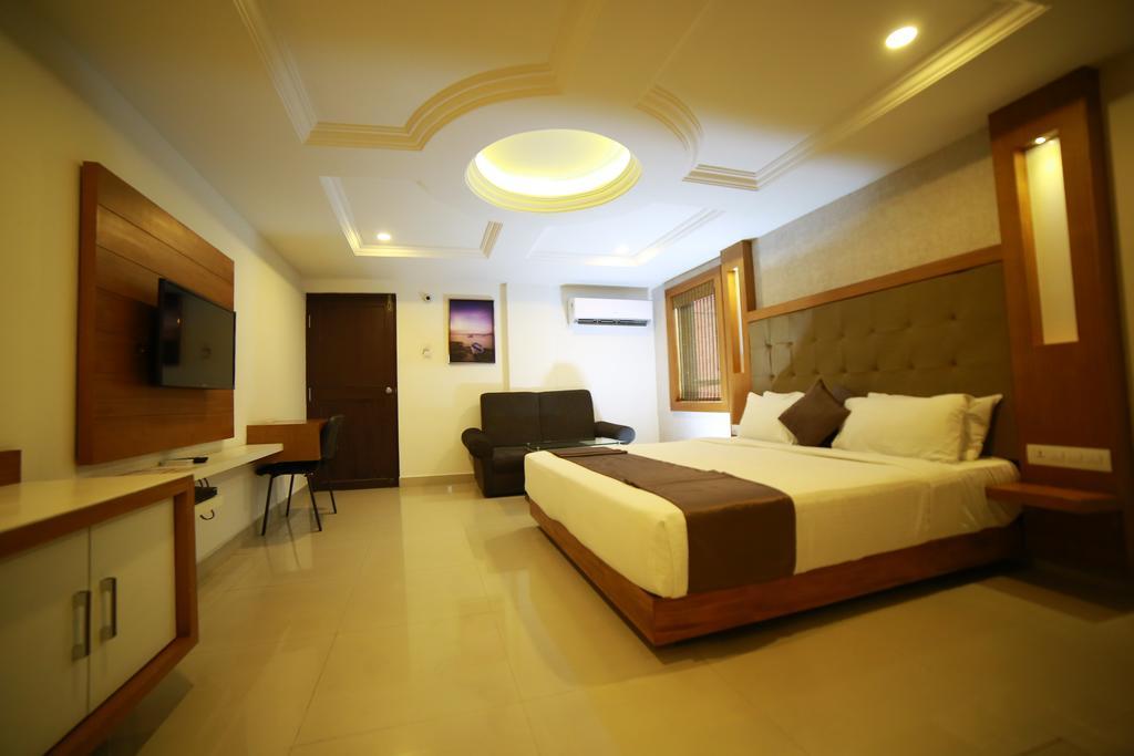 Qik Stay @ S.K. Continental Mysore Exteriör bild