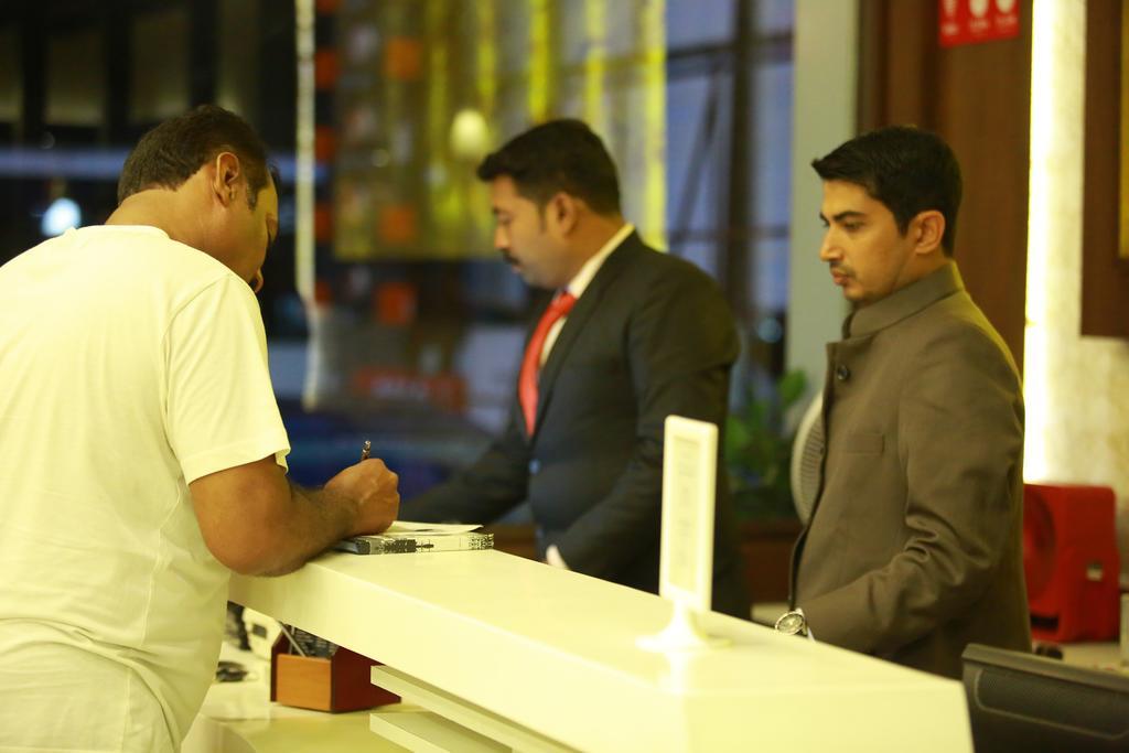 Qik Stay @ S.K. Continental Mysore Exteriör bild