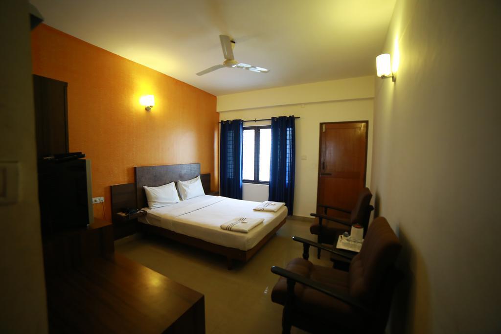 Qik Stay @ S.K. Continental Mysore Exteriör bild