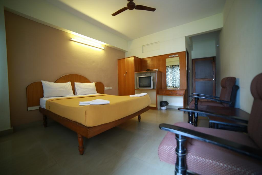 Qik Stay @ S.K. Continental Mysore Exteriör bild