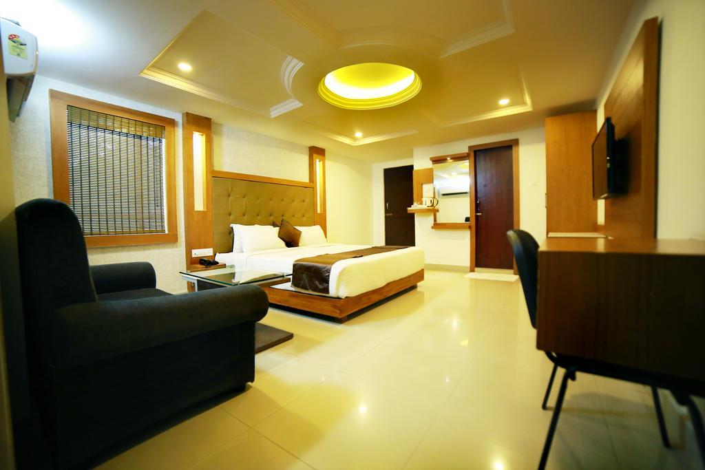 Qik Stay @ S.K. Continental Mysore Exteriör bild