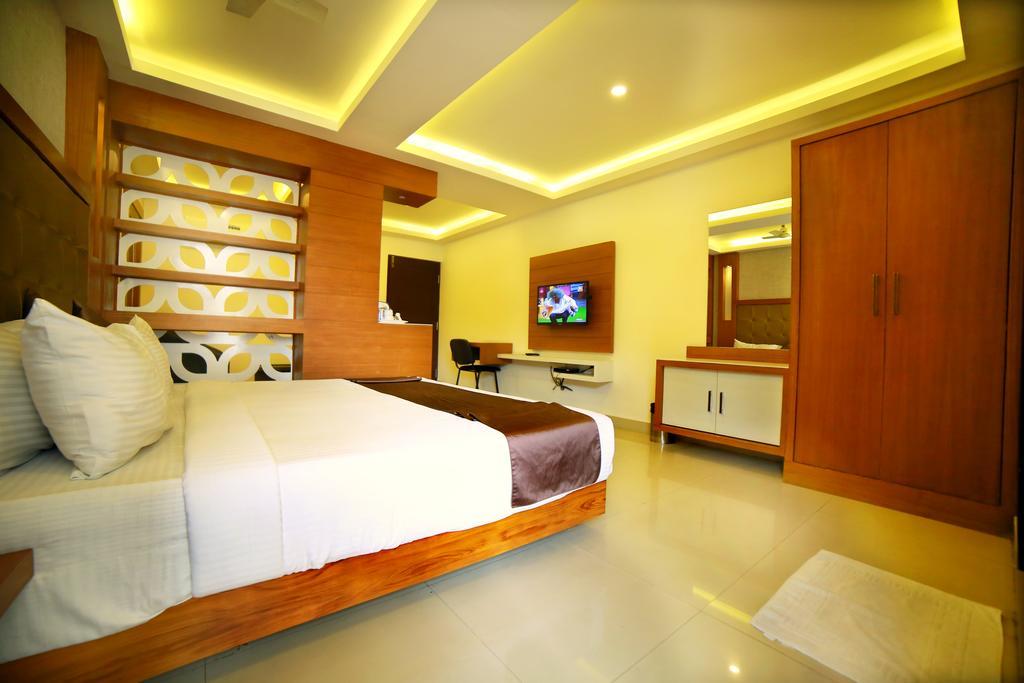 Qik Stay @ S.K. Continental Mysore Exteriör bild